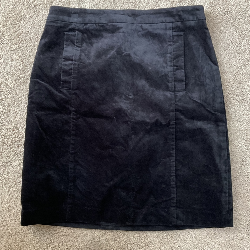 Ann Taylor Beautiful Black Pencil Skirt